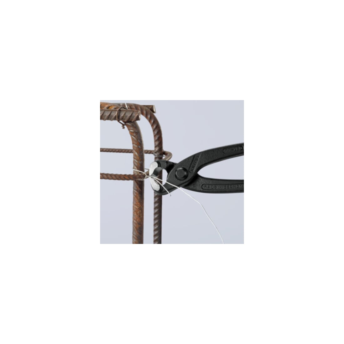 KNIPEX 99 00 280 EAN Monierzange (Rabitz- oder Flechterzange) schwarz atramentiert 280 mm