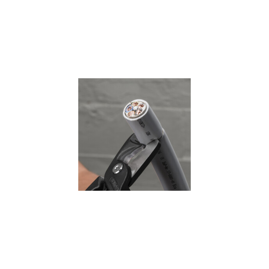 KNIPEX Cisailles à câbles avec poignées multi-composants 225 mm