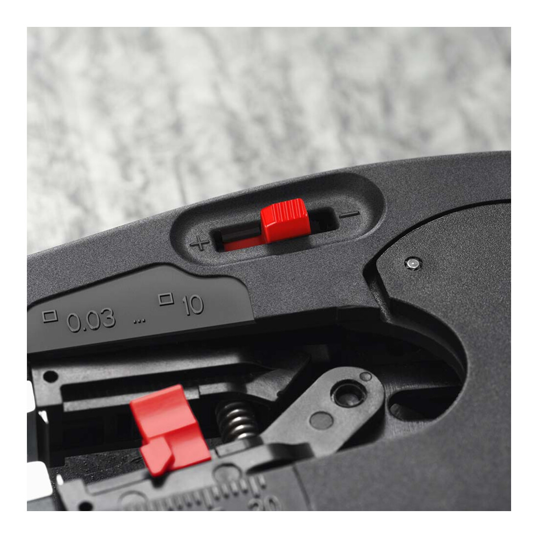 KNIPEX NexStrip® Multiutensile per elettricisti con impugnature antiscivolo in plastica 190 mm