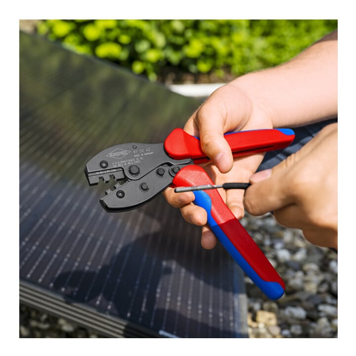 Knipex Pince à sertir PreciForce 250 mm pour MC4 / MC4 EVO2 4/6 mm²