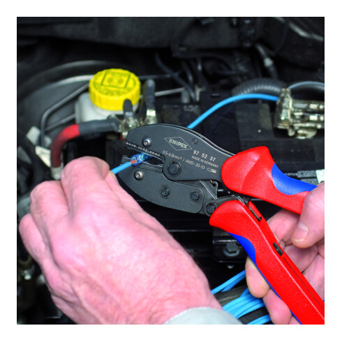 KNIPEX Pinza per capicorda PreciForce® 220mm per connettori per tubi flessibili termoretrattili 0,5 - 6mm²