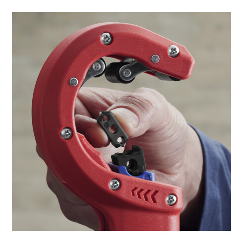 KNIPEX 90 23 01 BK Rohrabschneider DP50 Rohrschneider für dünnwandige Kunststoff-Abflussrohre mit Kunststoff überzogen 202 mm