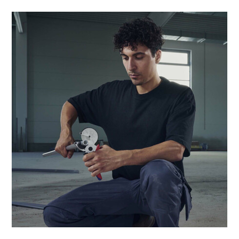 KNIPEX 90 25 25 Rohrschneider für Verbund- und Kunststoffrohre mit Mehrkomponenten-Hüllen verchromt 210 mm