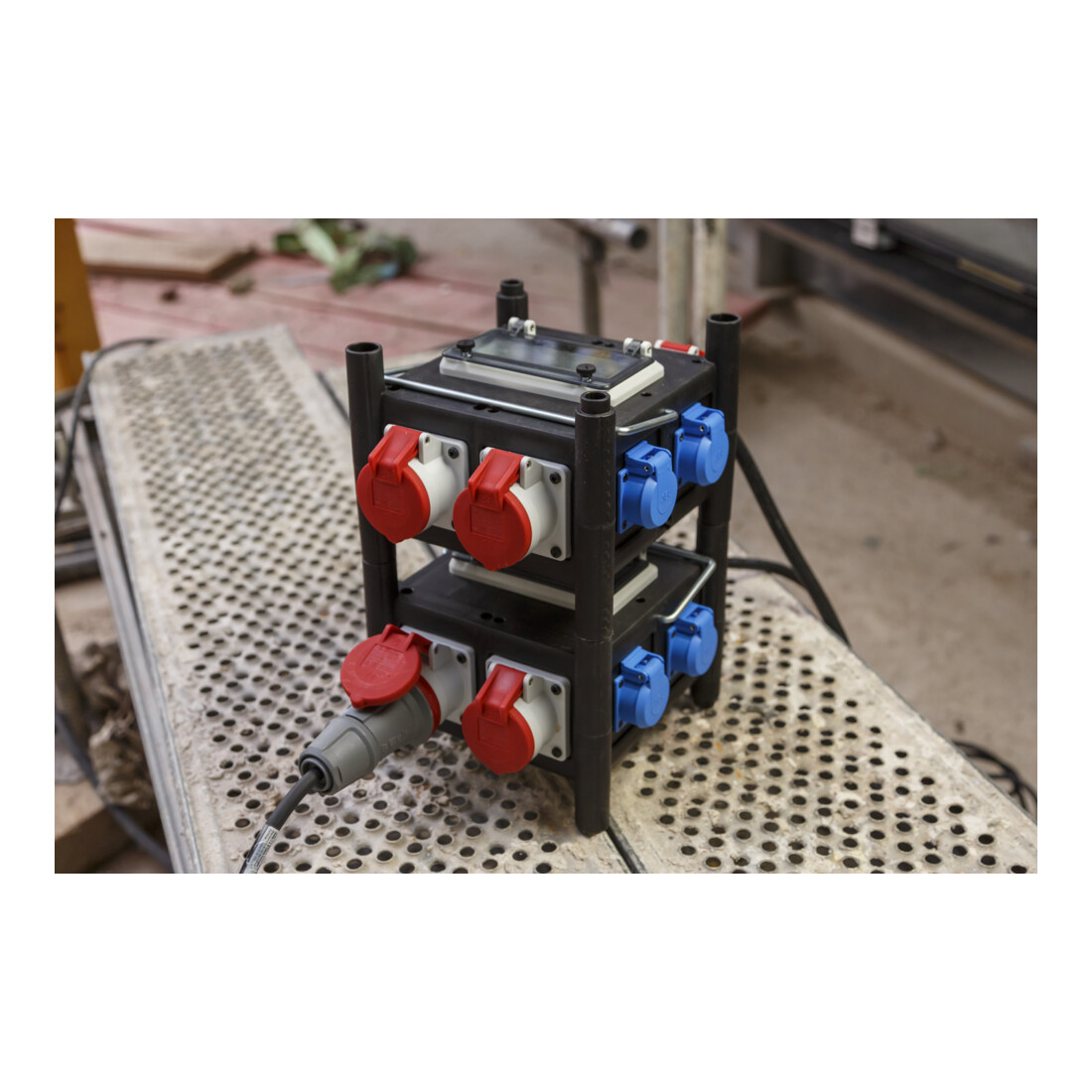 Kompakter Stromverteiler BSV 3/32 2 IP44 2m H07RN-F 5G4,0 - 2xCEE16A, 1xCEE 32A, 4x230V