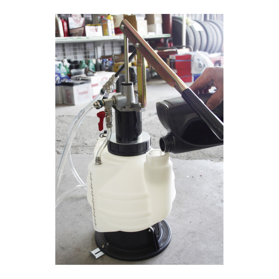 Kraftwerk olievuller 7,5 l met 8 adapters