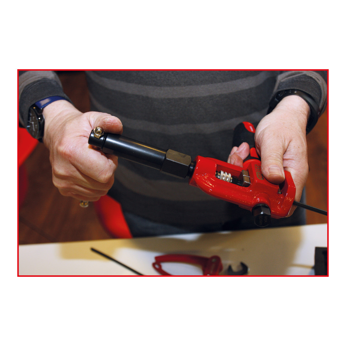 KS Tools FLAREFIX 1 Universal-Bremsleitungs-Bördelgerät-Satz mit Hydraulik-Spindel, 16-tlg.