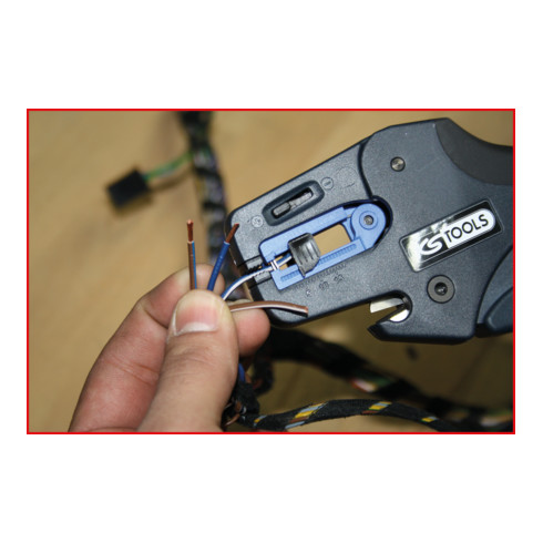 KS Tools Selbsteinstellende Abisolierzange, 0,1-4mm