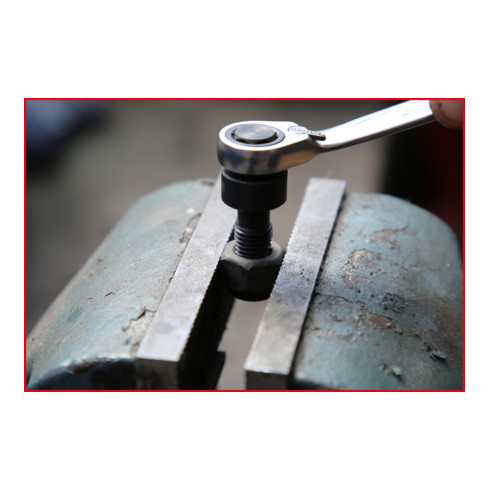 KS Tools Set per la riparazione della filettatura dei dadi delle ruote, 3pz.