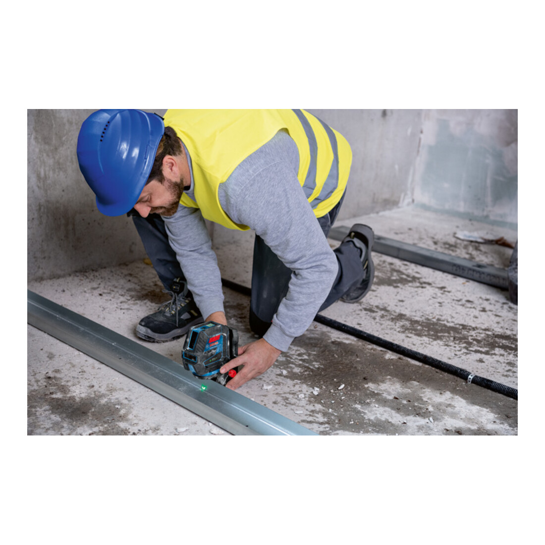 Laser combiné Bosch GCL 2-50 G avec support de construction