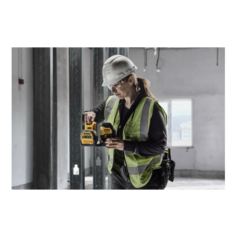 Laser lignes croisées DEWALT vert incl. batterie 18V/2Ah, compatible avec les batteries 12V et 18V XR DCE088D1G18-QW