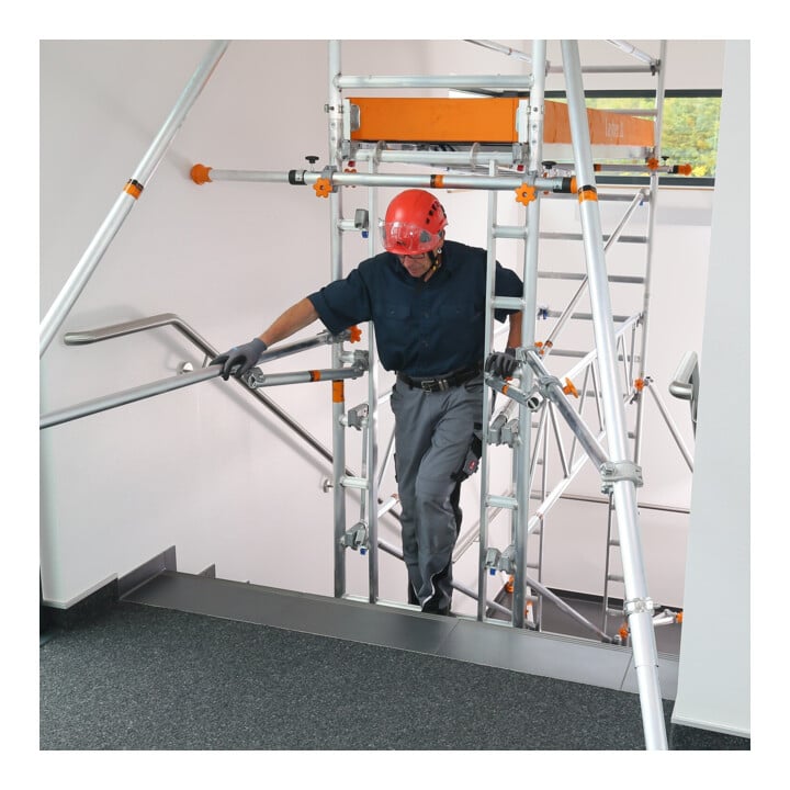 Layher Fahrgerüst Uni Standard P2 mit Treppen-Kit Typ 1601195