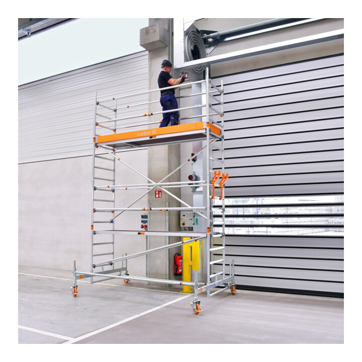 Layher Fahrgerüst Uni Standard P2 mit Uni Telegeländer 9,38 m Arbeitshöhe 11,38 m