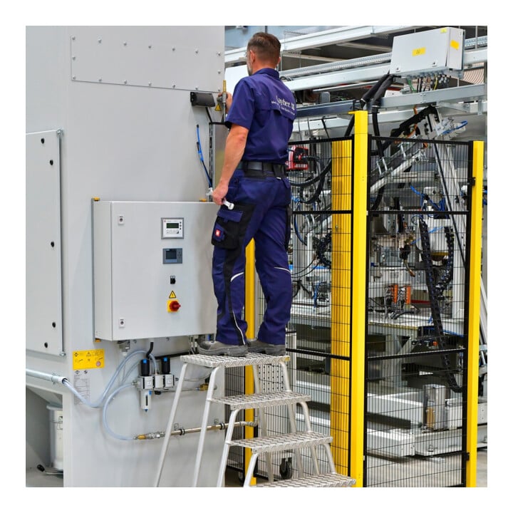 Layher Maschinentritt 1075 2 Stufen Aluminium rutschsicher