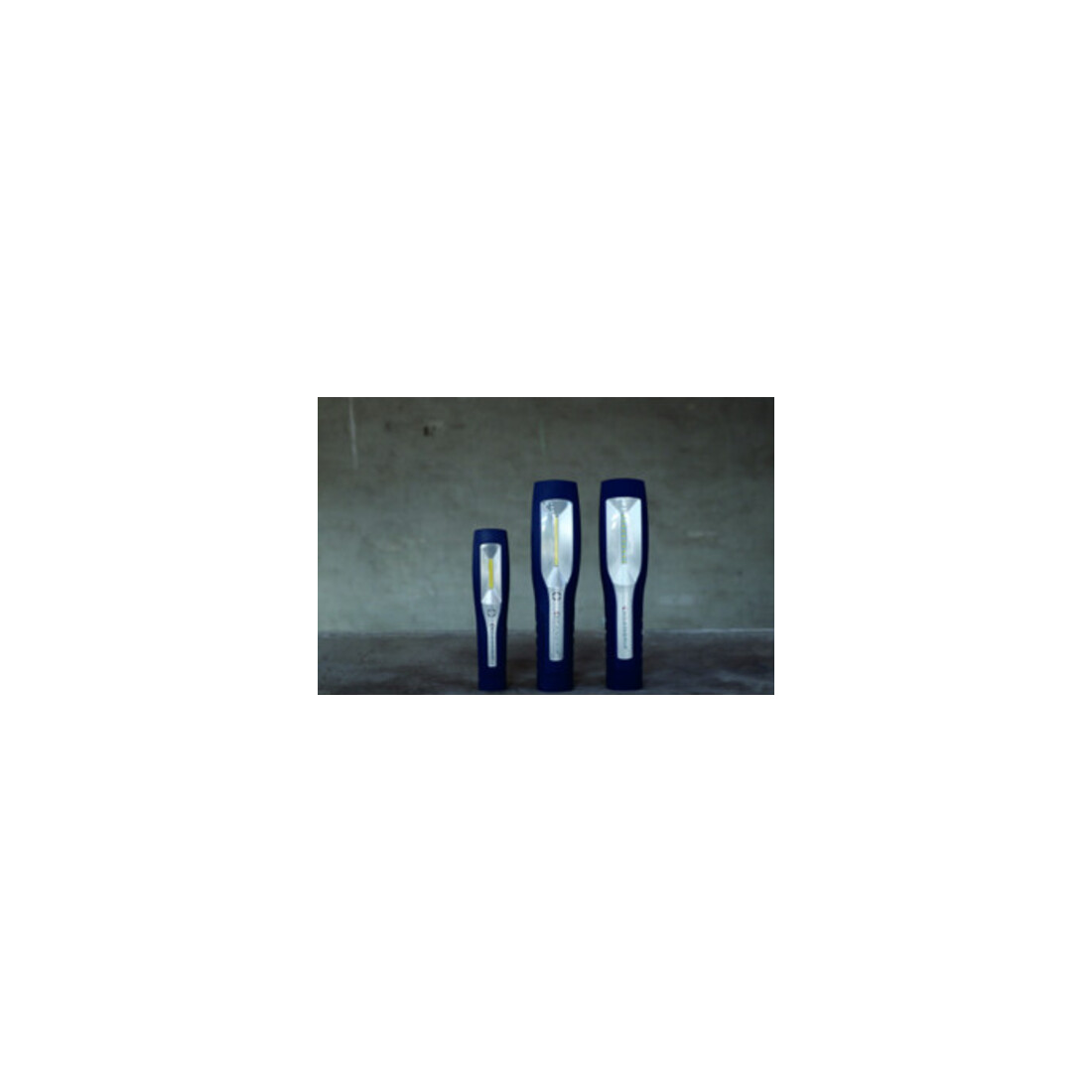 LED Lampe de poche rechargeable 20-200 Lm 3,7 V / 1200 mAh Li-ion IP54