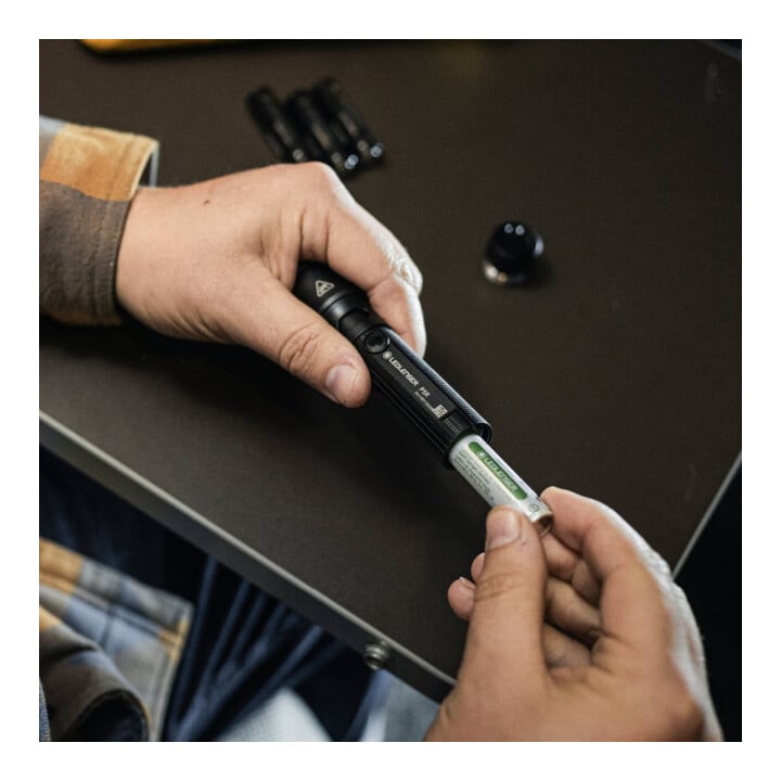 Ledlenser Lampe de poche rechargeable P5R 25-300/700 lumens