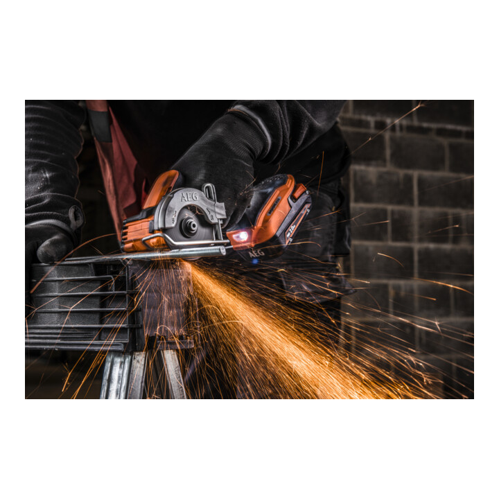 Machine à tronçonner sans fil AEG Brushless BMMS18SBL-0, Sub Compact, 18V, avec plusieurs disques