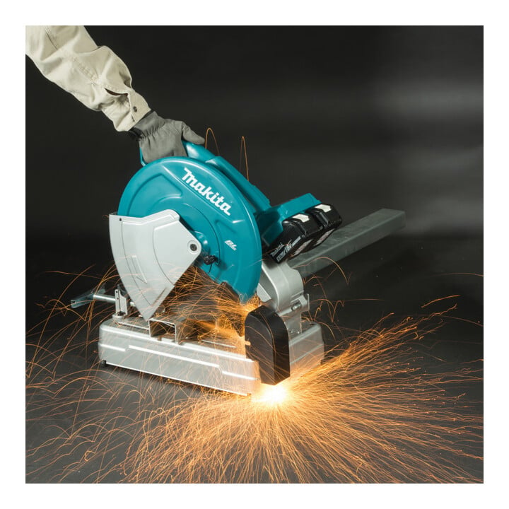 Machine à tronçonner sans fil Makita. 2x18V