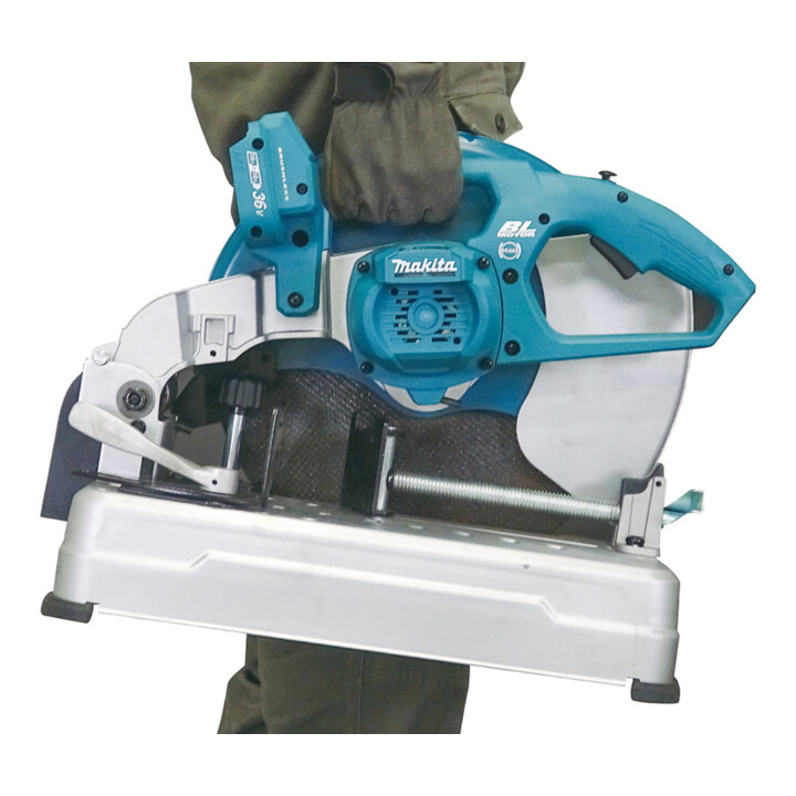 Machine à tronçonner sans fil Makita. 2x18V