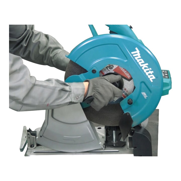 Machine à tronçonner sans fil Makita. 2x18V