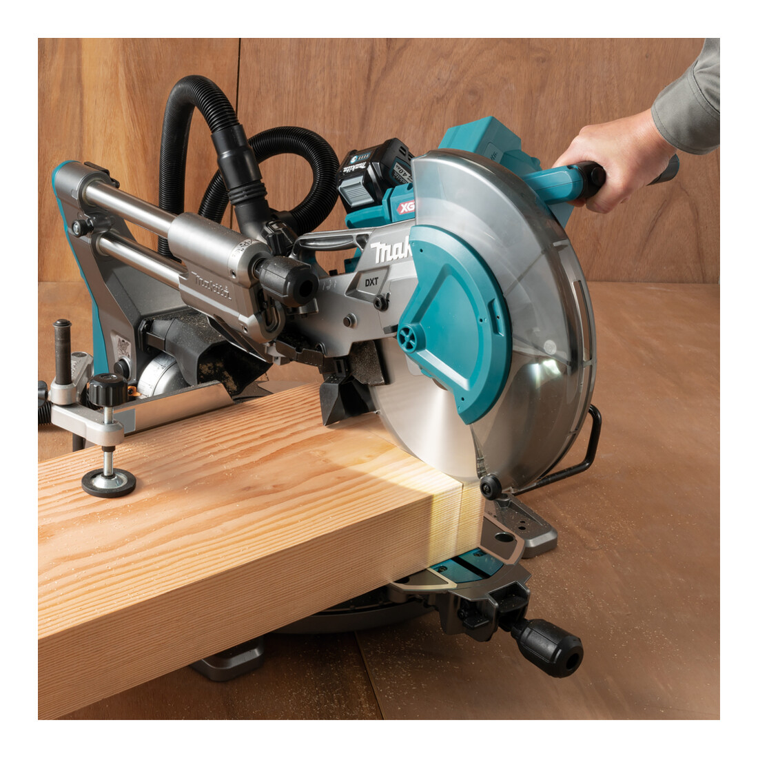 Makita accu afkortzaag 40V LS004GZ01