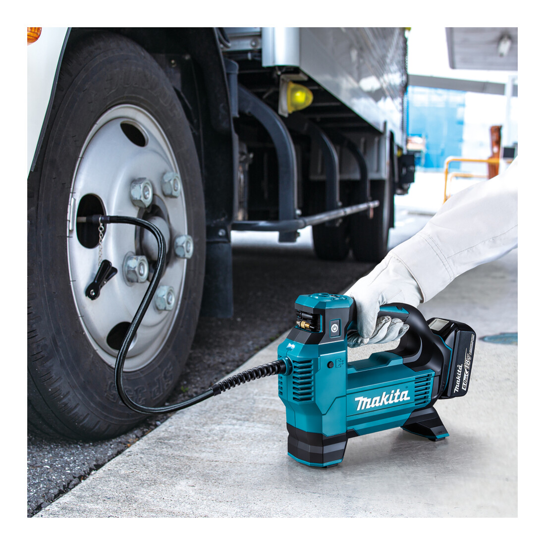 Makita accu compressor 11 bar 18V DMP181Z