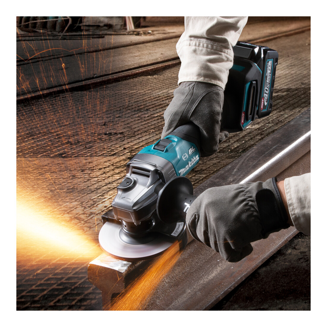 Makita accu haakse slijper 40V GA005GM201