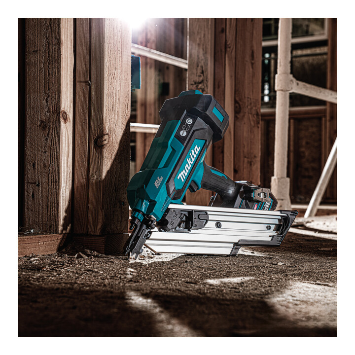 Makita Accu-strooknagelmachine 40V max. zonder accu zonder lader