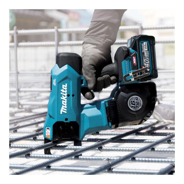 Makita Accu-wapeningsverbinder 40V max. zonder accu zonder lader in MAKPAC