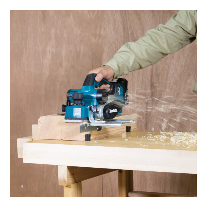 Makita accuschaafmachine 82mm 18V DKP181ZU