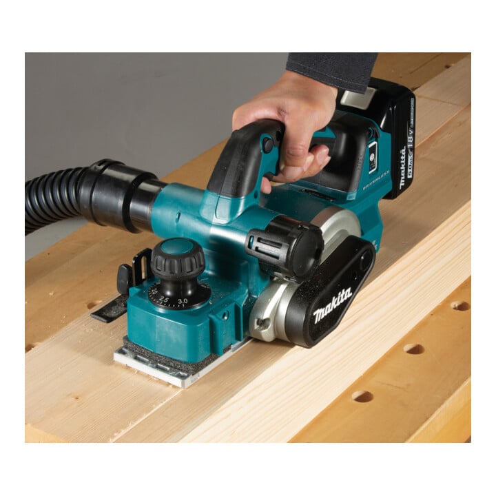 Makita accuschaafmachine 82mm 18V DKP181ZU