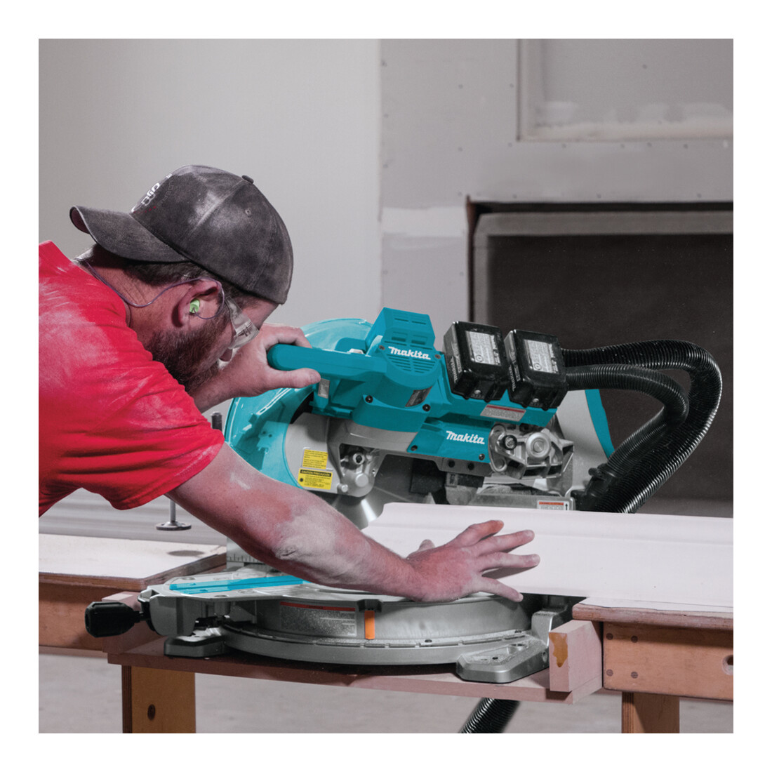 Makita Akku-Kapp-Gehrungssäge 2 x 18 V DLS111ZU Solo-Version