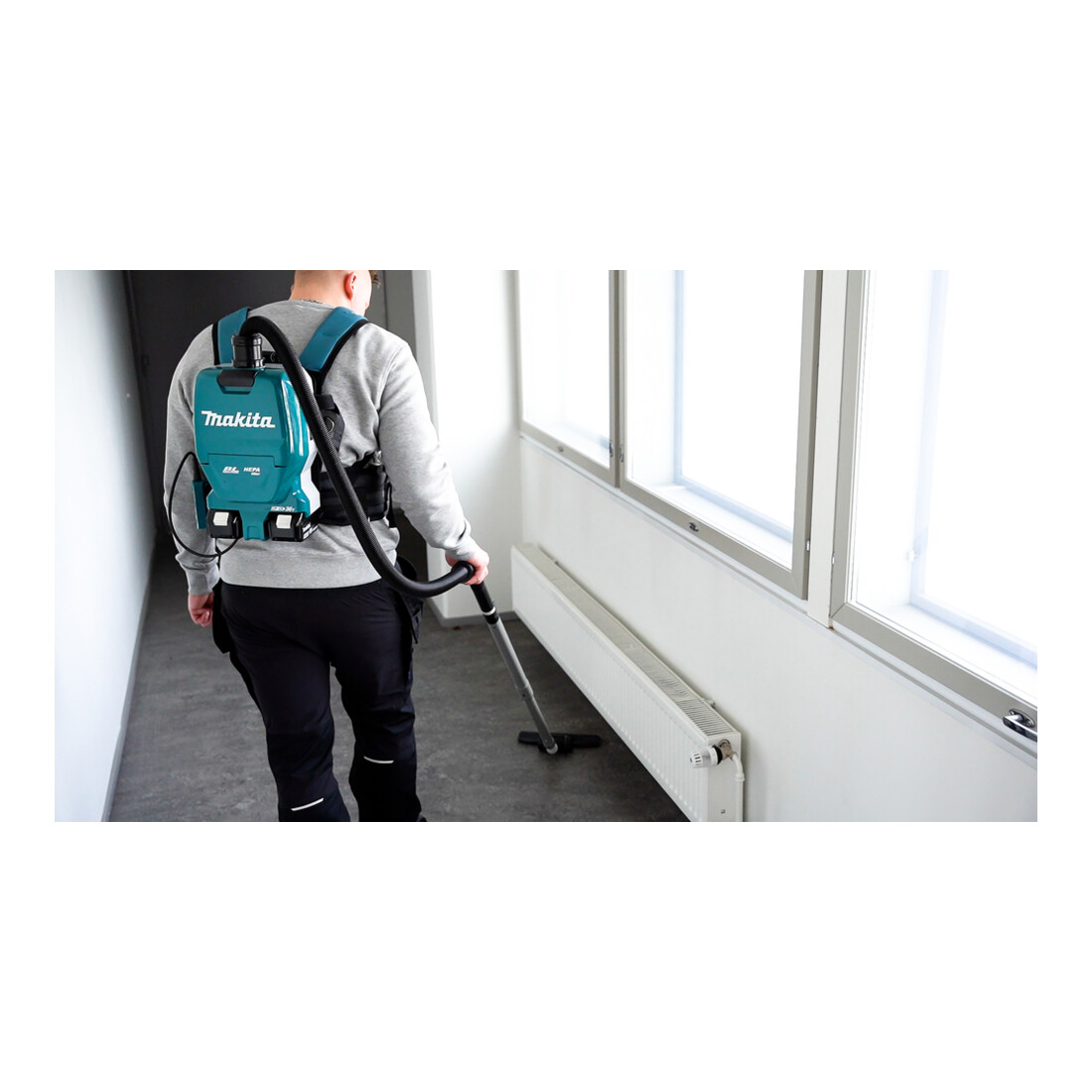 Makita Akku-Rucksackstaubsauger 2x18V DVC261ZX15
