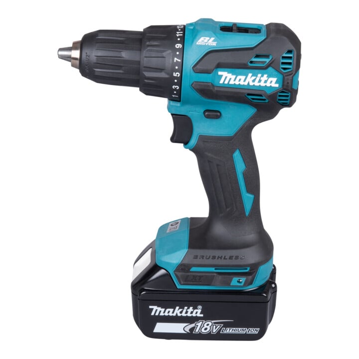Makita Akku-Schlagbohrschrauber 18V 3,0 Ah 2 Akkus Ladegerät Koffer Zubehörset