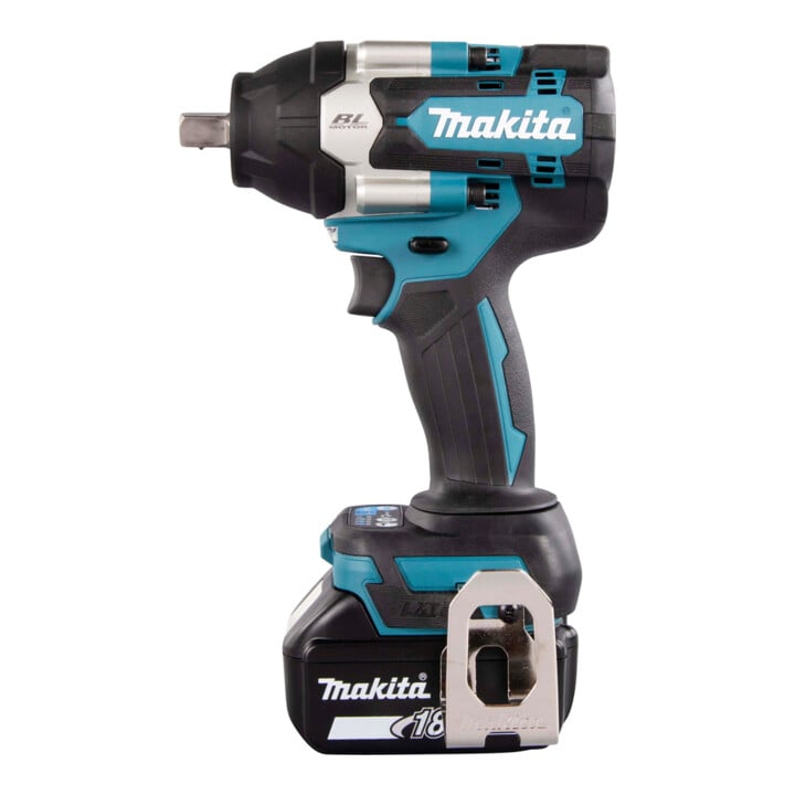 Makita Akku-Schlagschrauber 18V / 5,0 Ah, 2 Akkus, Ladegerät im MAKPAC DTW701RTJ