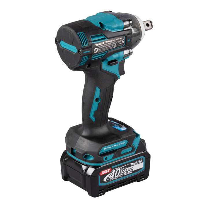 Makita Akku-Schlagschrauber 40 V max. / 2,5 Ah, 2 Akkus + Ladegerät im MAKPAC TW004GD201