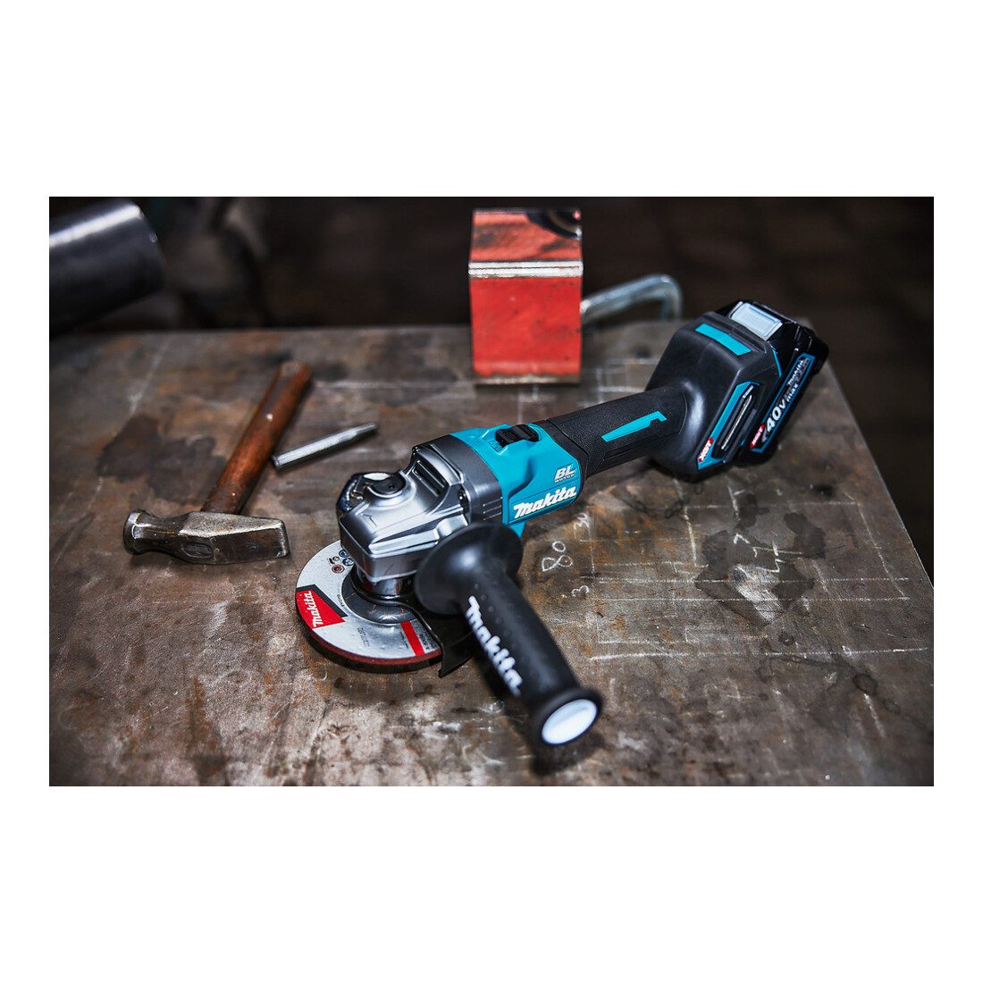 Makita Akku-Winkelschleifer 40V GA008GZ