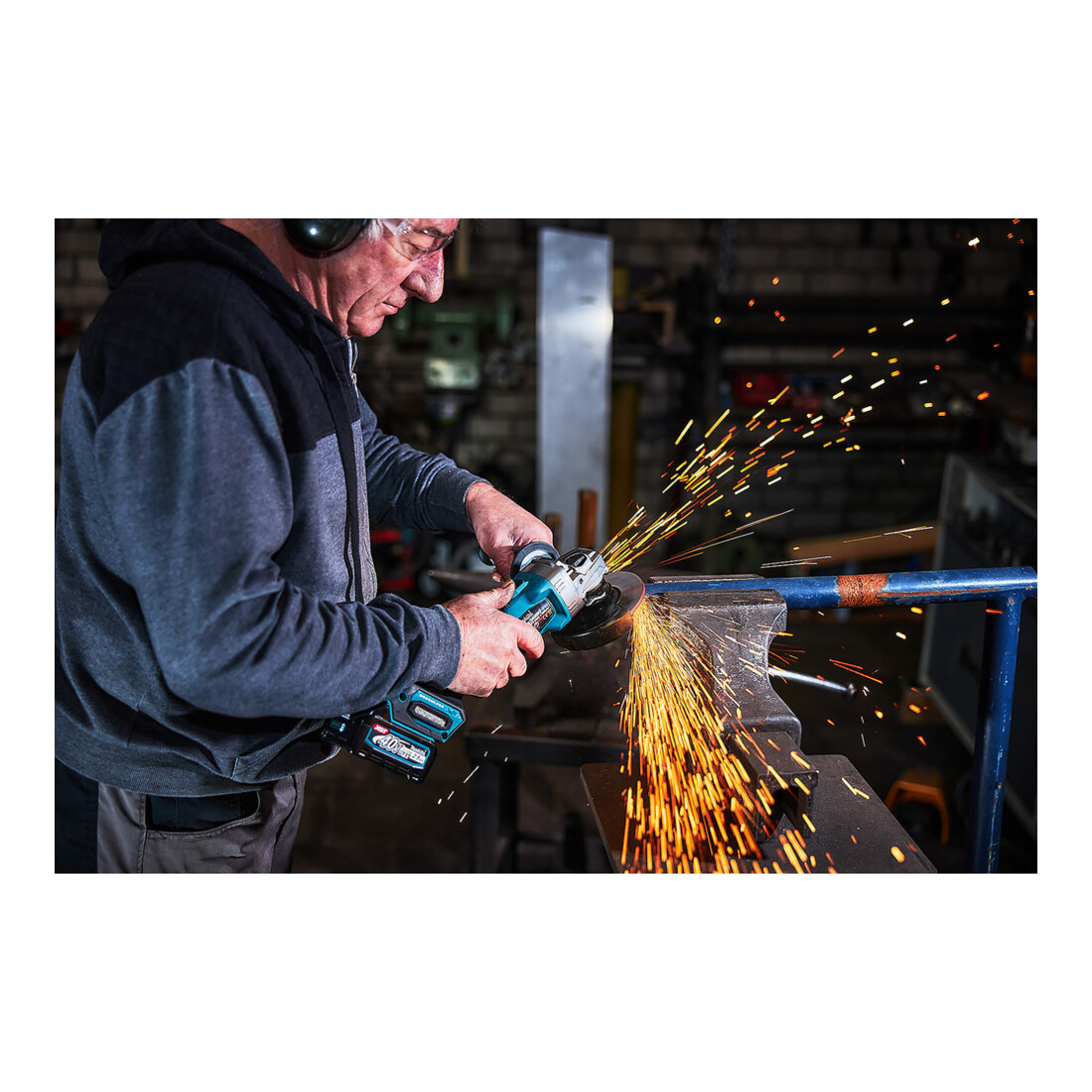 Makita Akku-Winkelschleifer 40V GA008GZ