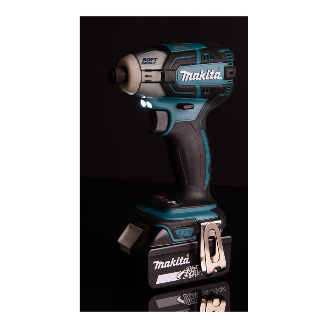 Makita Avvitatore a impulsi a batteria 18,0V DTS141RTJ