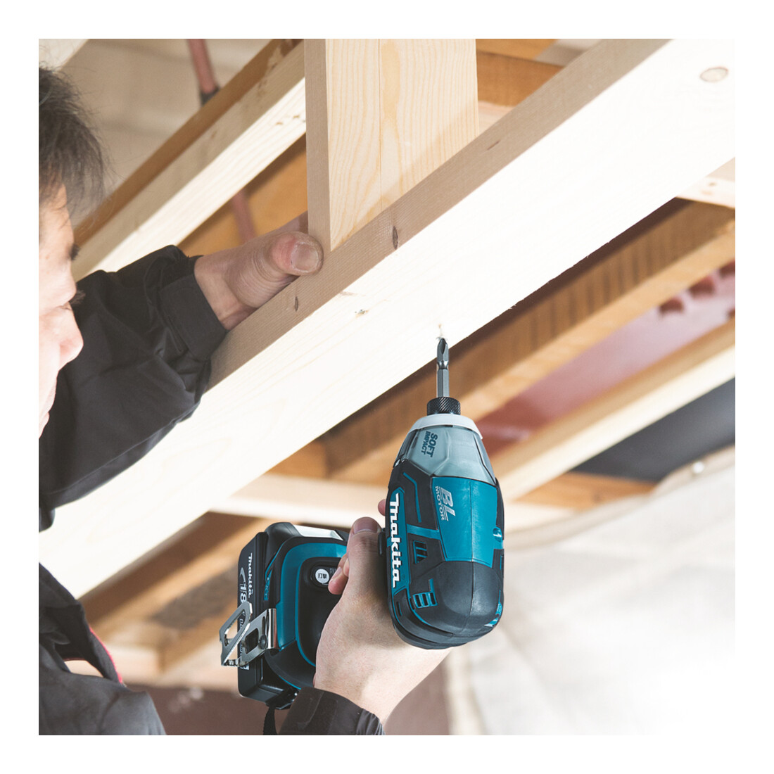 Makita Avvitatore a impulsi a batteria 18,0V DTS141RTJ
