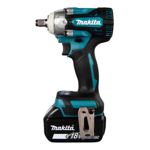 Makita Avvitatore a impulsi a batteria 18 V / 5,0 Ah, 2 batterie + caricabatterie in MAKPAC