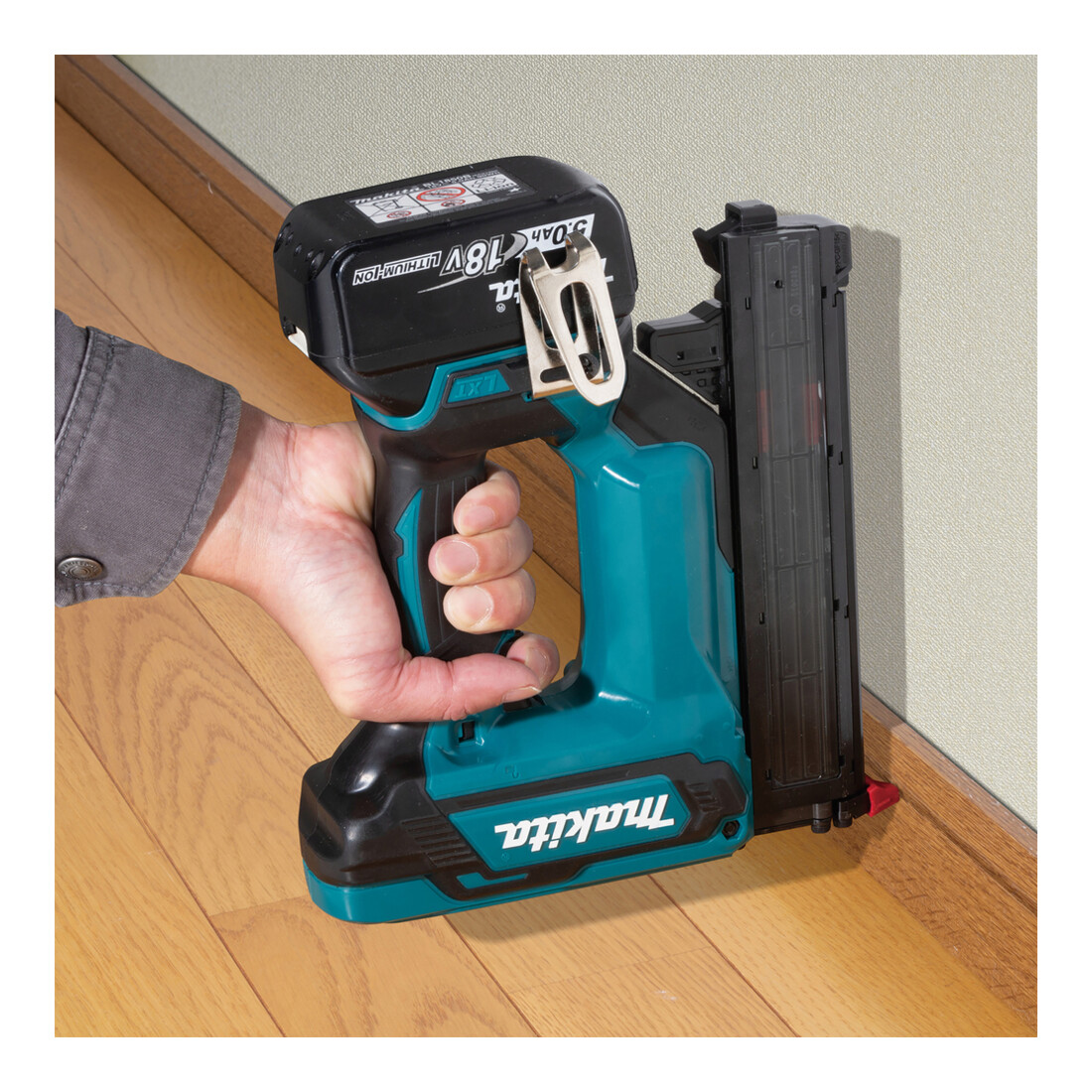 Makita Chiodatrice a batteria 18V DFN350Z