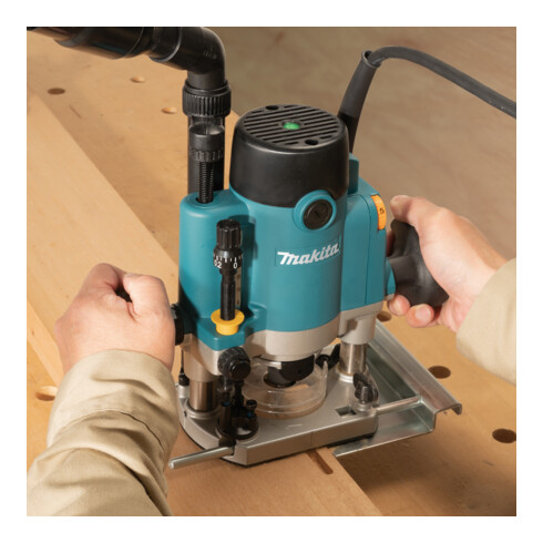 Makita Défonceuse 1 100 W avec coffret MAKPAC et set de 12 fraises D-53556
