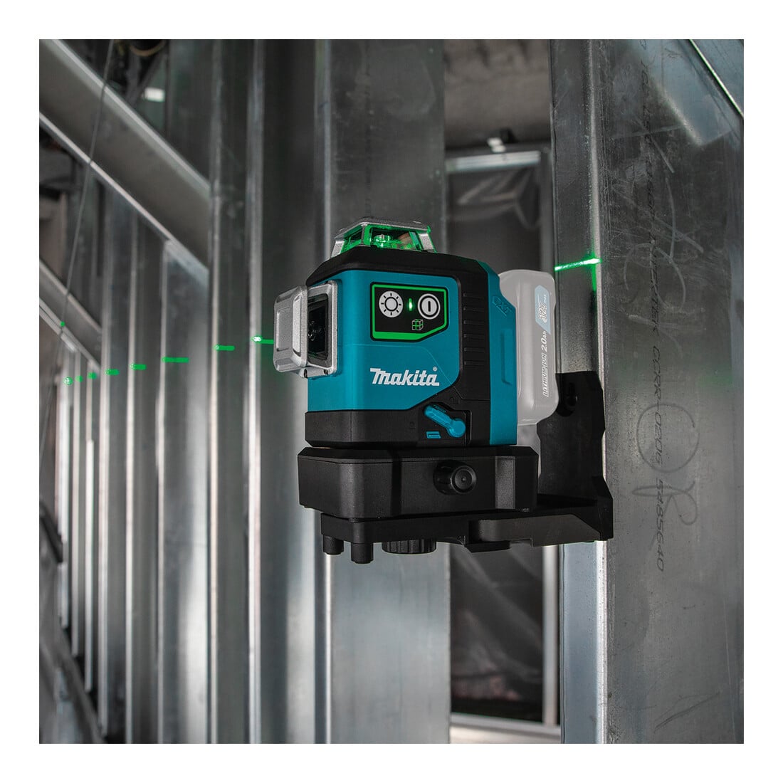 Makita Laser multilinea a batteria, verde, SK700GD
