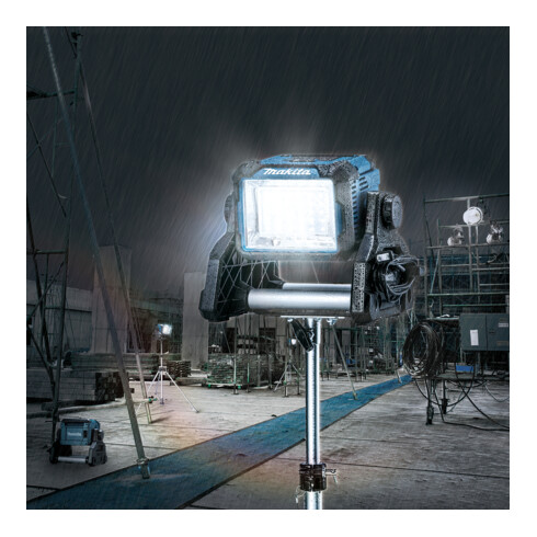 Makita LED-Baustrahler 14,4V-18V,230V mit 30 LEDs DEADML811
