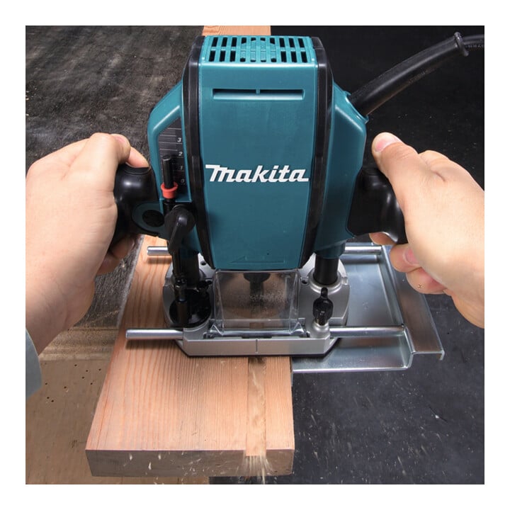 Makita Oberfräse RP0900J + MAKPAC