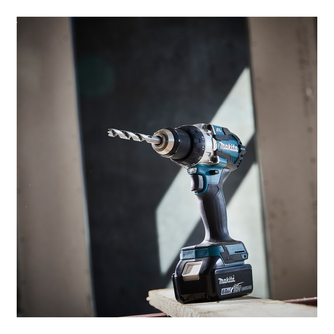 Makita Perceuse-visseuse à percussion sans fil 18V, 1800 tr/min, sans batterie