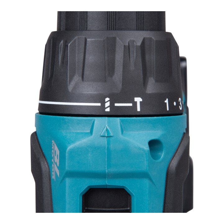 Makita Perceuse-visseuse à percussion sans fil 18V 3,0 Ah 2 batteries Chargeur Valise Set d’accessoires