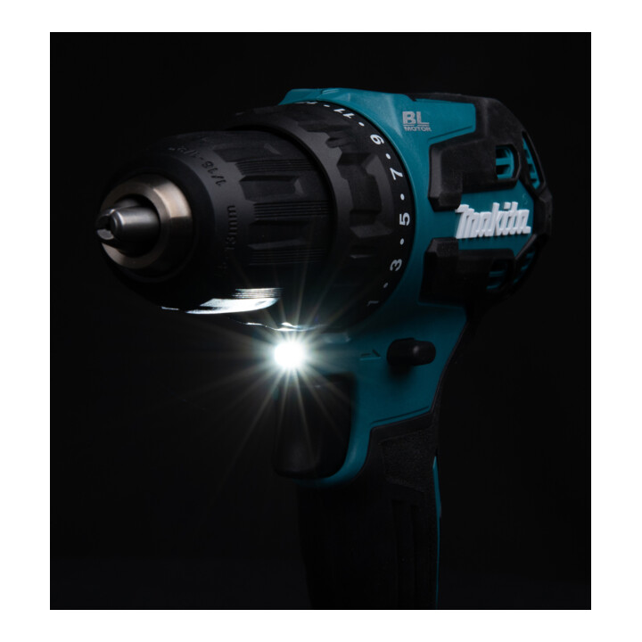 Makita Perceuse-visseuse sans fil 18V 3,0 Ah 2 batteries Chargeur MAKPAC