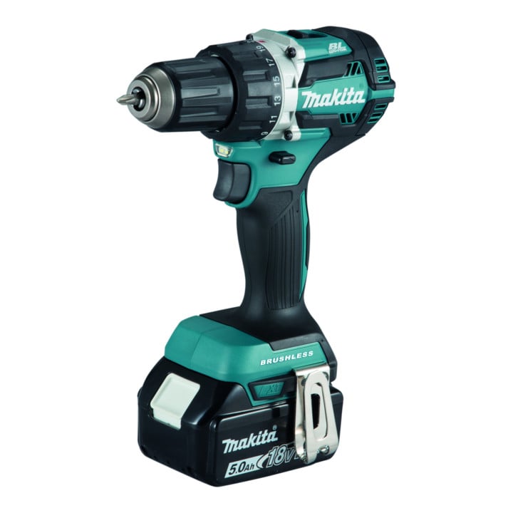 Makita Akku-Bohrschrauber + STIER TiN-Bohrer-, Säge- und Bit-Set 100-teilig