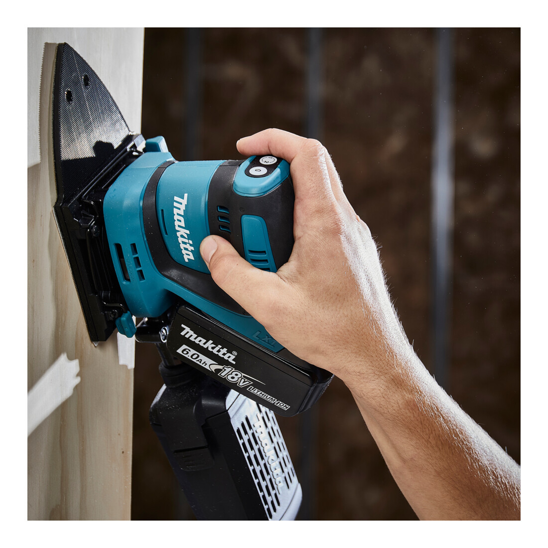 Makita Ponceuse vibrante sans fil 18V (sans batterie, sans chargeur)